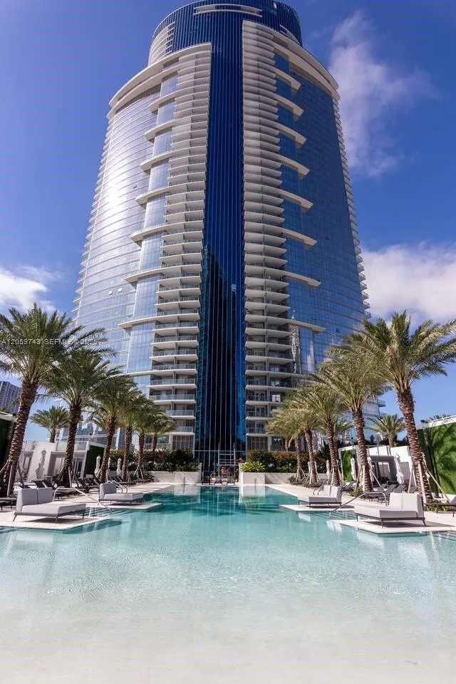 851 NE 1st Ave #503 Miami, FL 33132