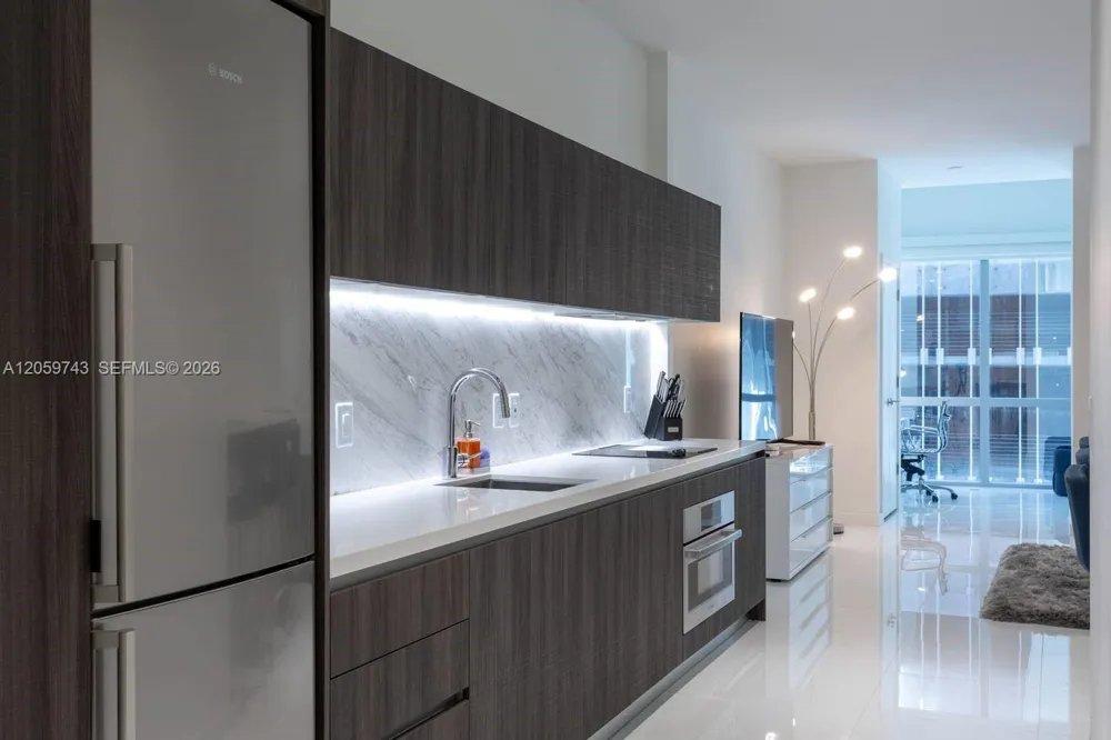 851 NE 1st Ave #503 Miami, FL 33132