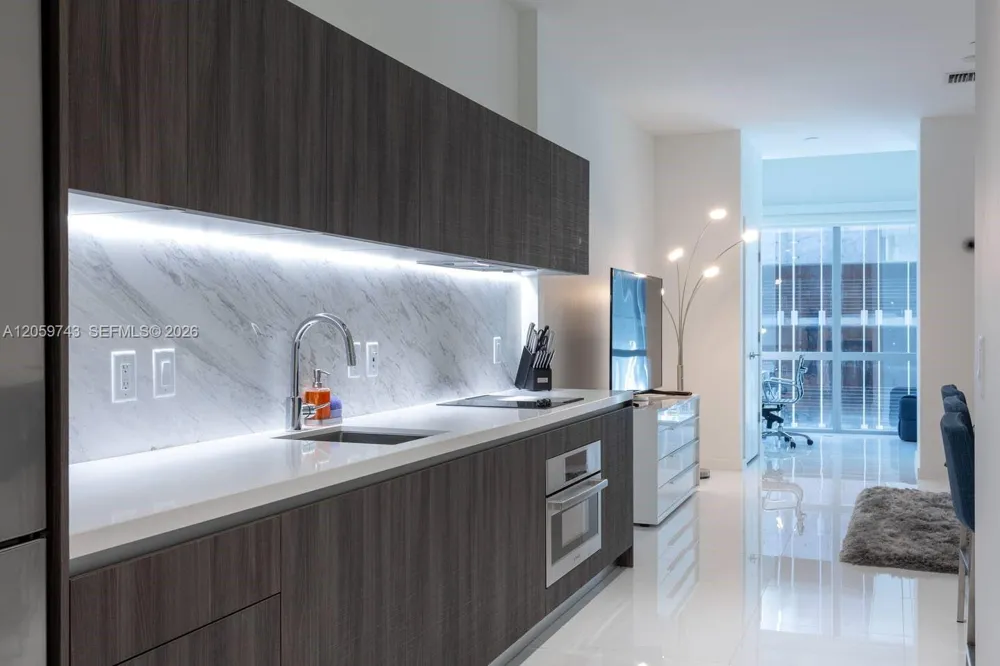 851 NE 1st Ave #503 Miami, FL 33132