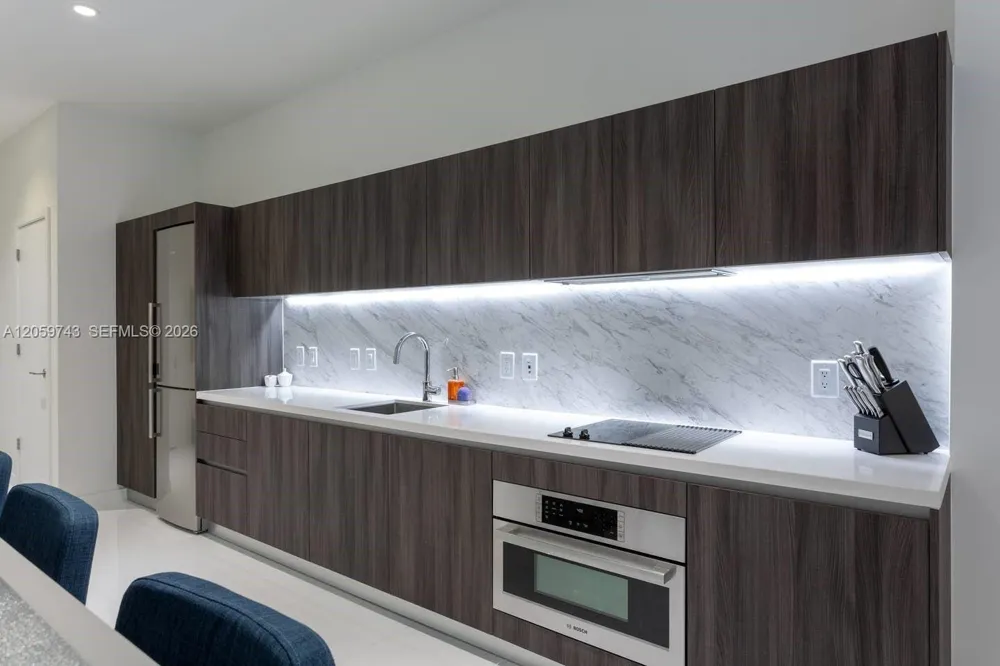 851 NE 1st Ave #503 Miami, FL 33132