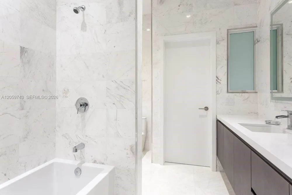 851 NE 1st Ave #503 Miami, FL 33132