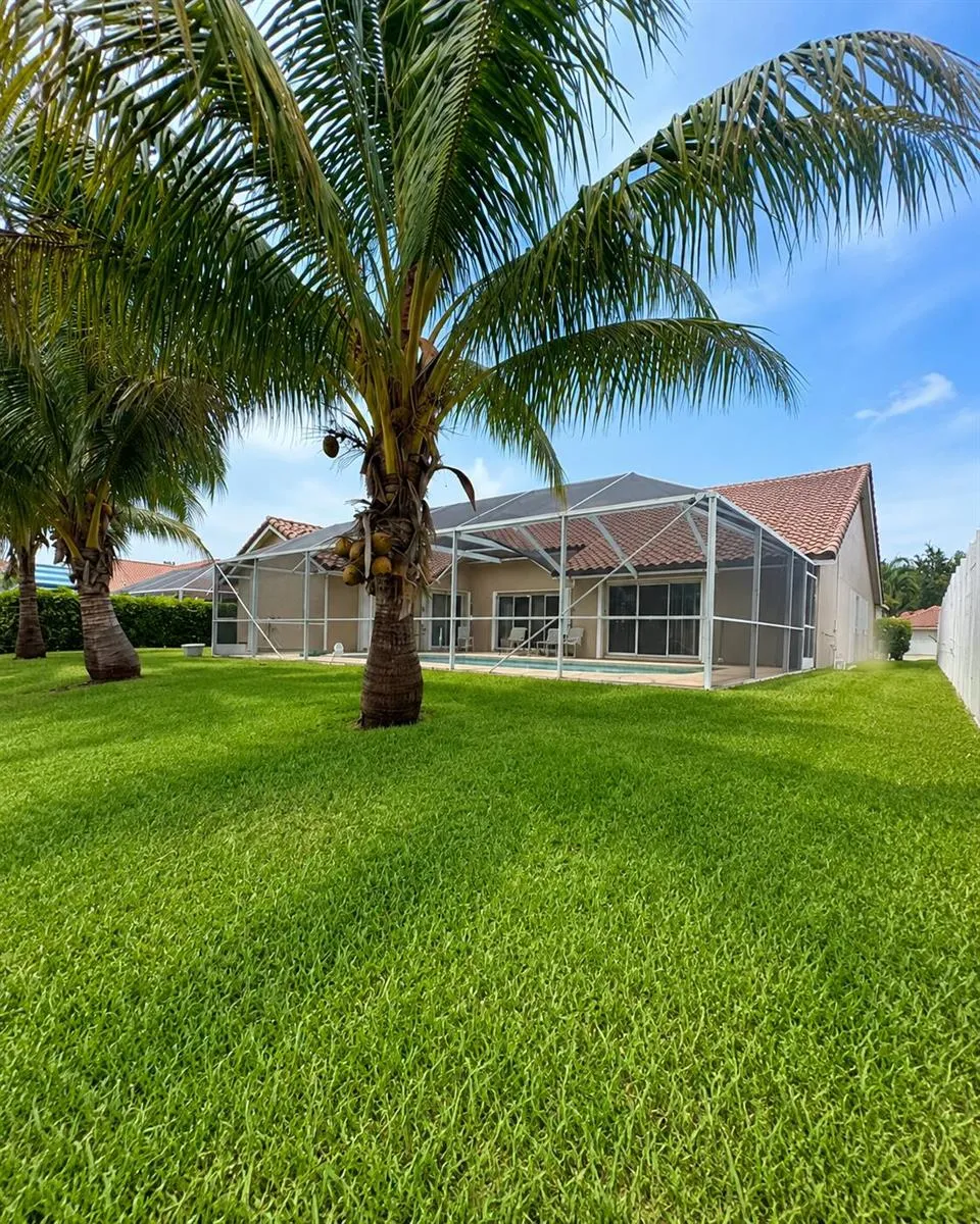 16320 NW 9th Drive Pembroke Pines, FL 33028