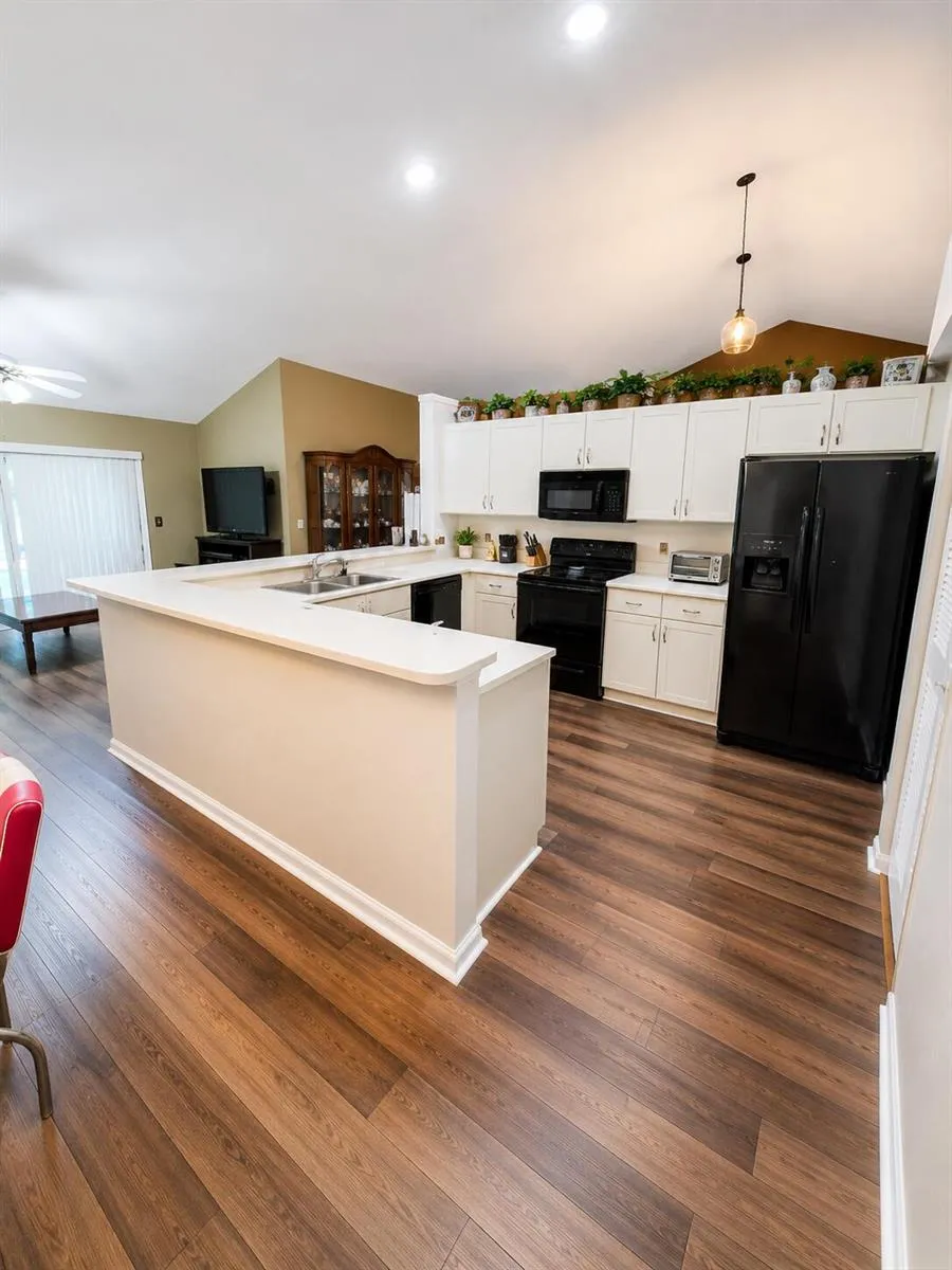 16320 NW 9th Drive Pembroke Pines, FL 33028