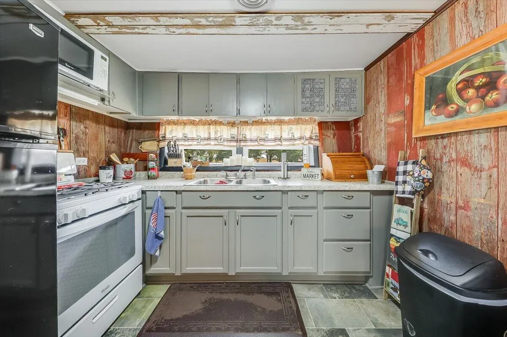 12351 Mulberry Road Ottawa Lake, MI 49267