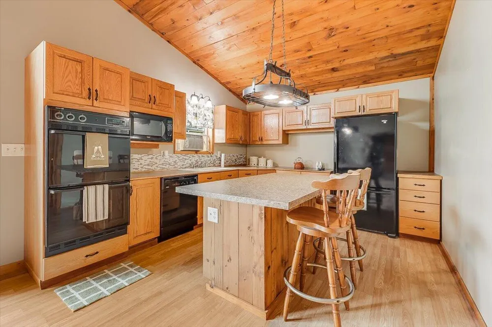 12351 Mulberry Road Ottawa Lake, MI 49267