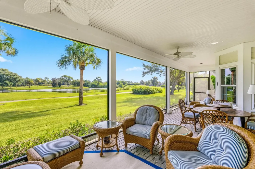 700 SUMMERWOOD LANE SW Vero Beach, FL 32962