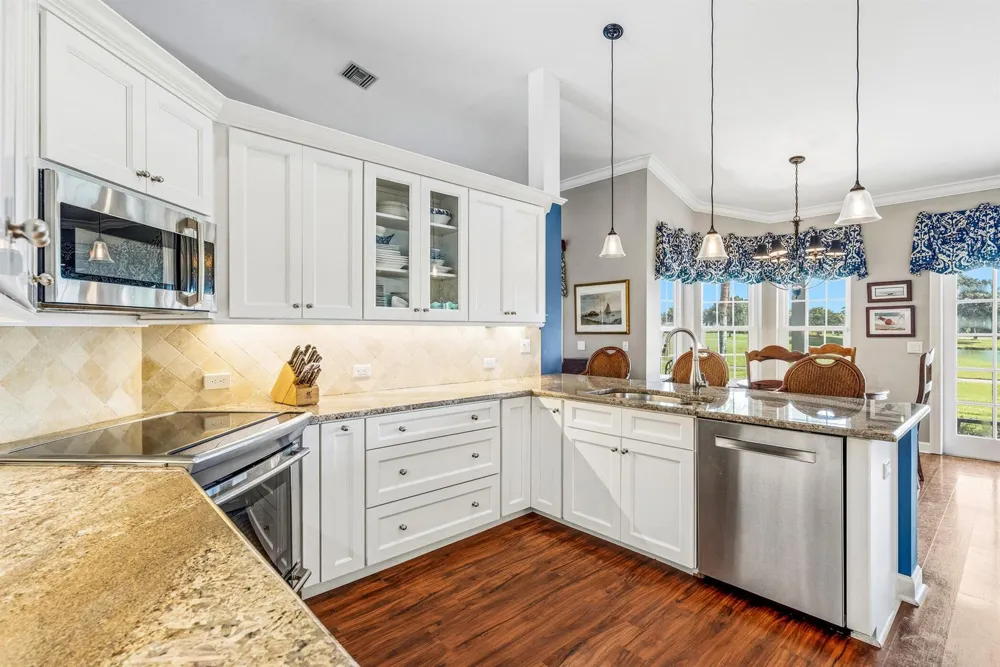 700 SUMMERWOOD LANE SW Vero Beach, FL 32962