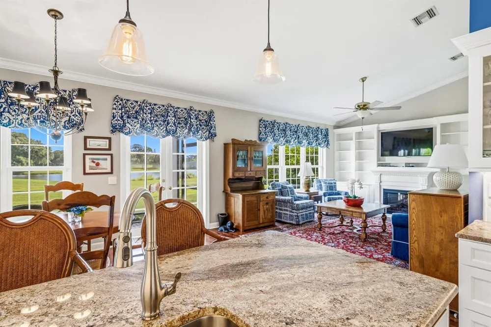 700 SUMMERWOOD LANE SW Vero Beach, FL 32962