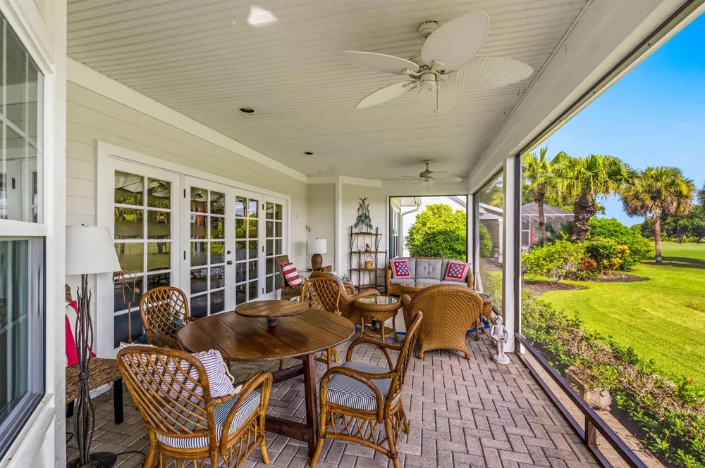 700 SUMMERWOOD LANE SW Vero Beach, FL 32962