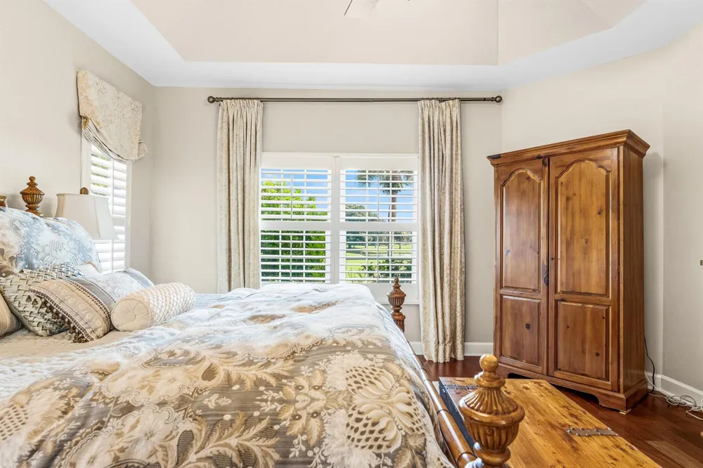 700 SUMMERWOOD LANE SW Vero Beach, FL 32962