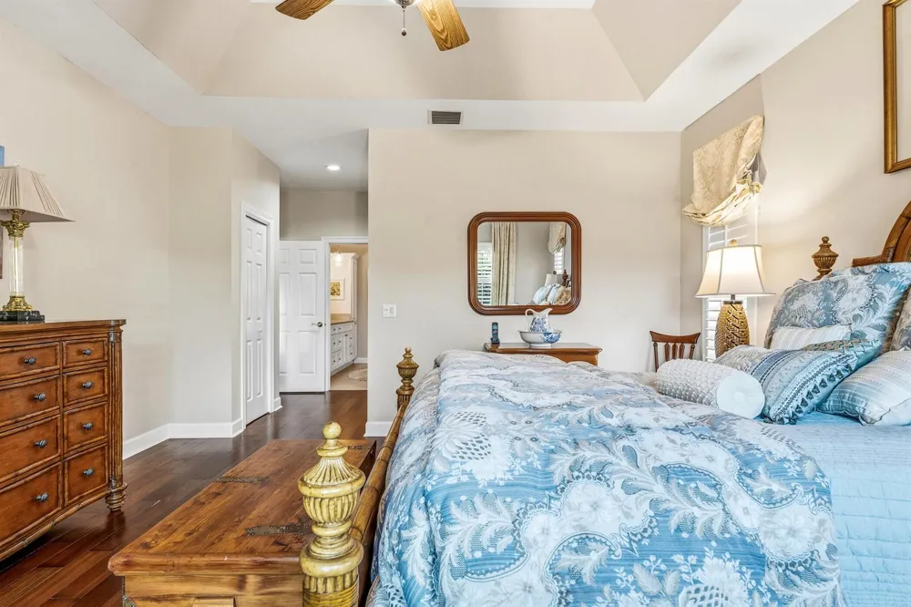 700 SUMMERWOOD LANE SW Vero Beach, FL 32962