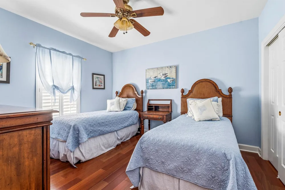 700 SUMMERWOOD LANE SW Vero Beach, FL 32962
