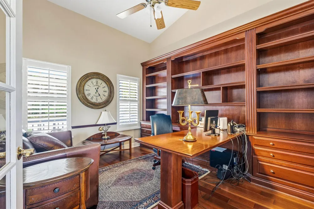700 SUMMERWOOD LANE SW Vero Beach, FL 32962