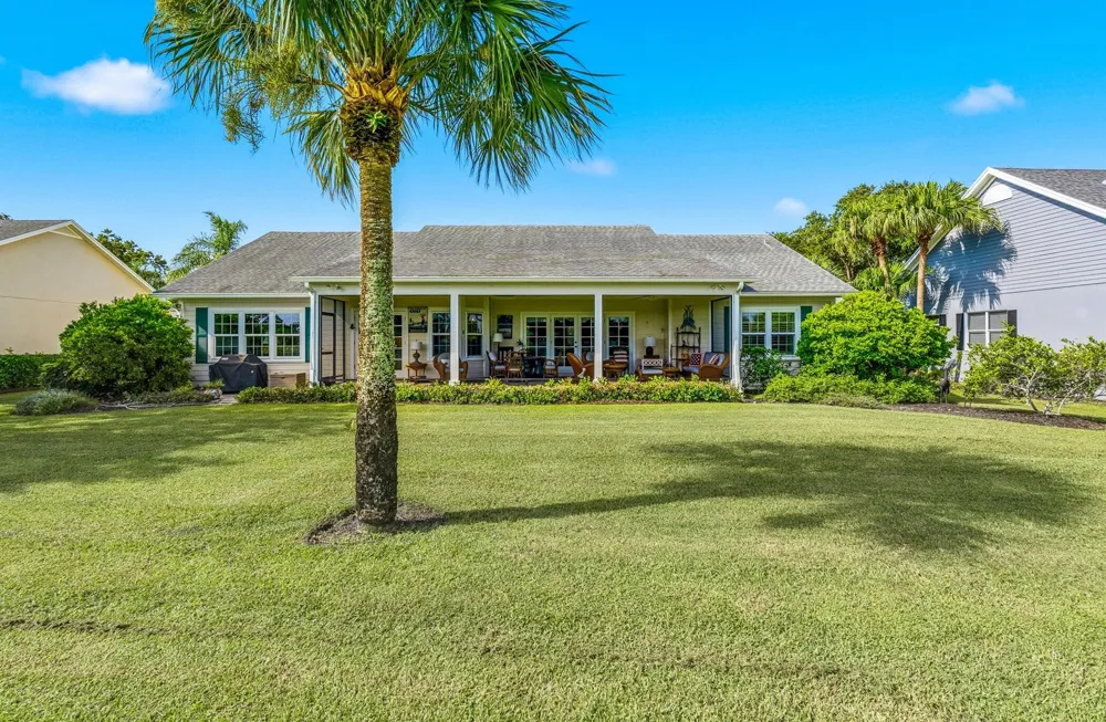 700 SUMMERWOOD LANE SW Vero Beach, FL 32962