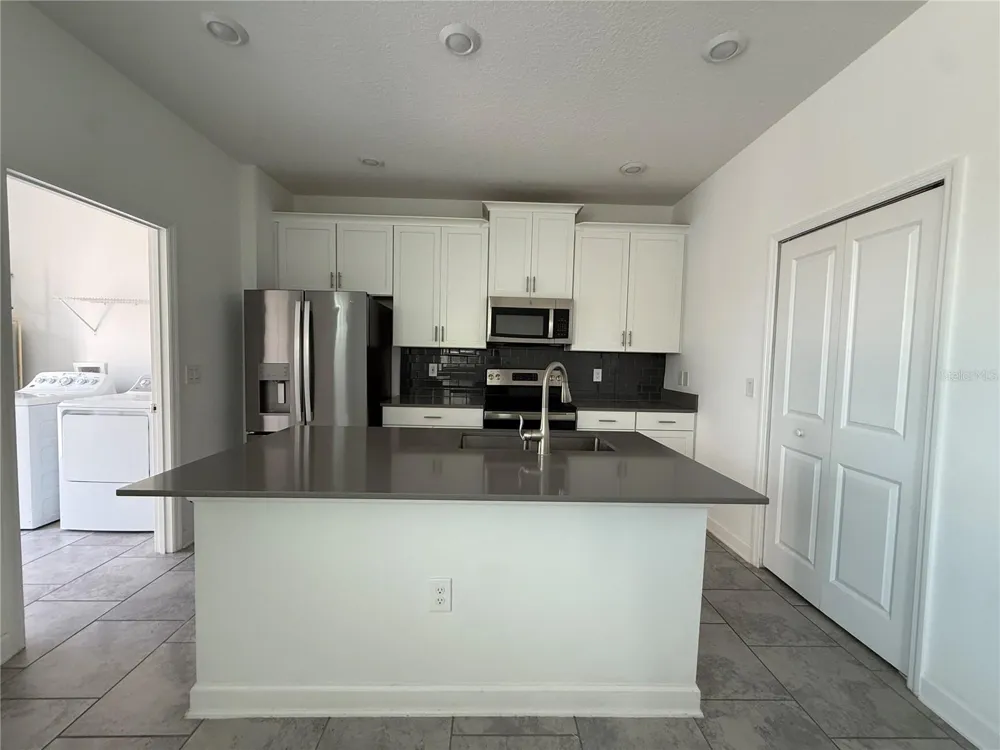 5647 QUIET PALM LOOP St Cloud, FL 34771