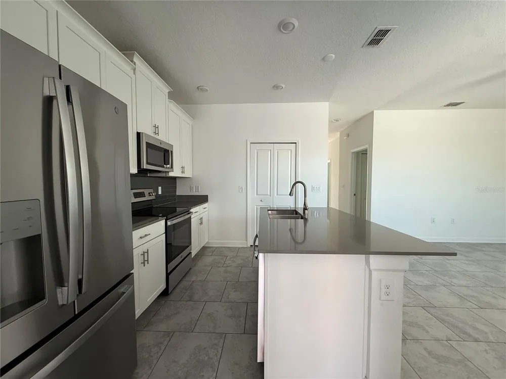 5647 QUIET PALM LOOP St Cloud, FL 34771