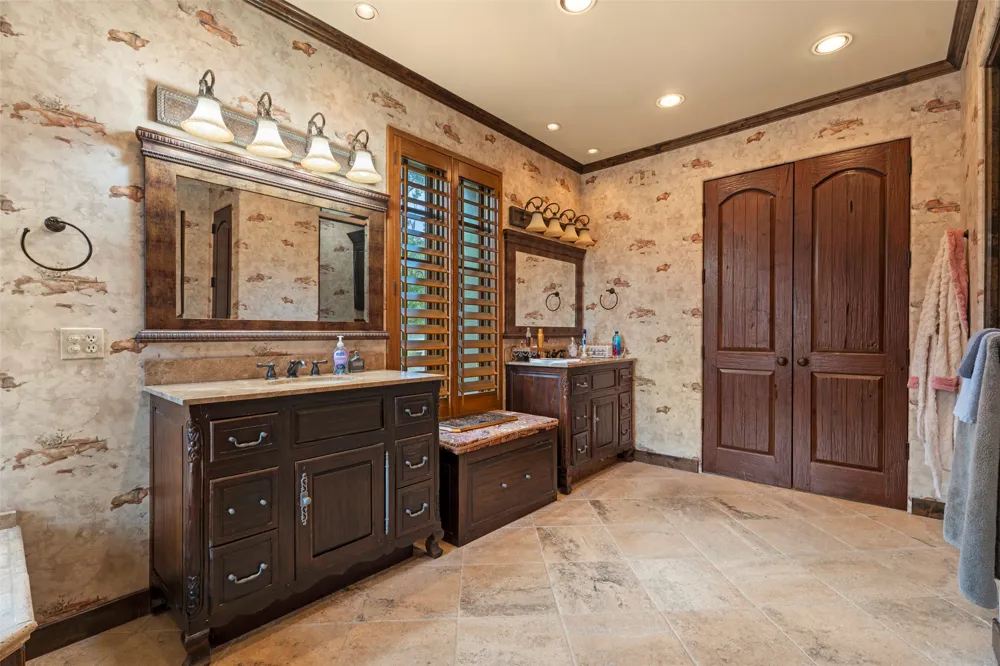 451481 Ridge Road Circle Afton, OK 74331