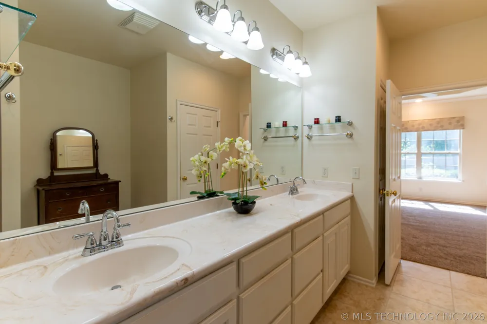 10912 Augusta Drive Jenks, OK 74037