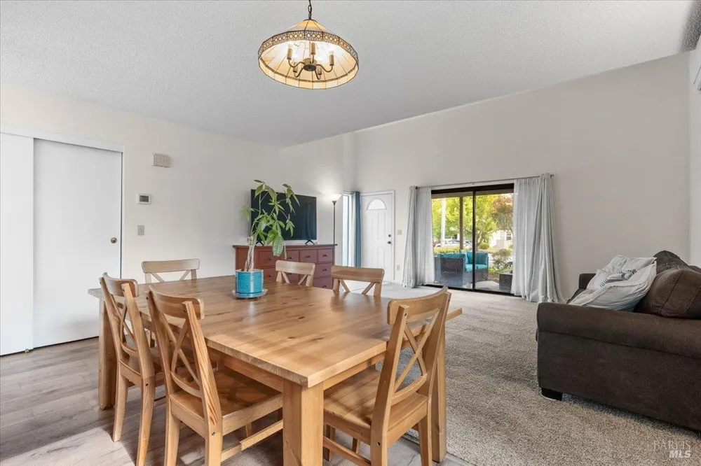 429 Carrillo Street Santa Rosa, CA 95401