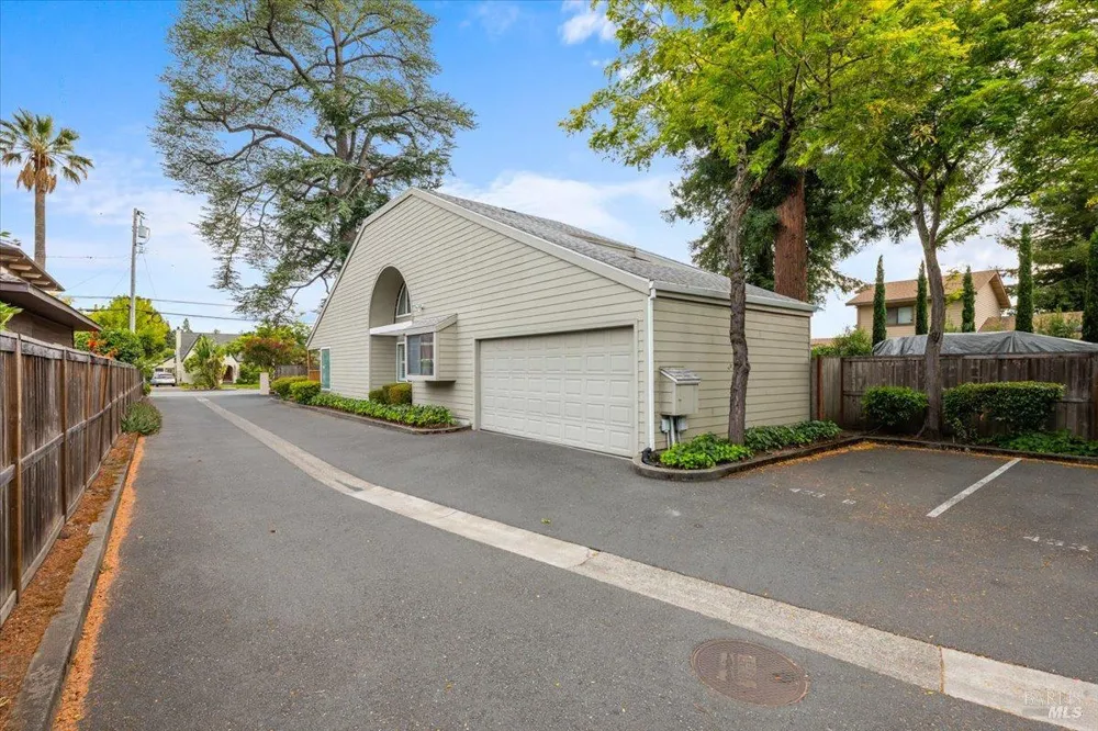 429 Carrillo Street Santa Rosa, CA 95401