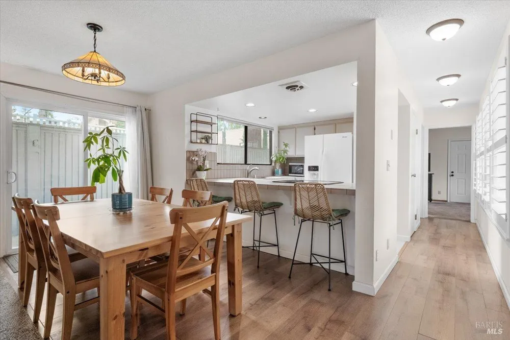 429 Carrillo Street Santa Rosa, CA 95401