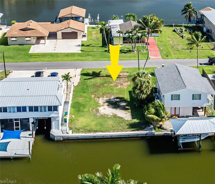 574 Coconut Avenue S Goodland, FL 34140