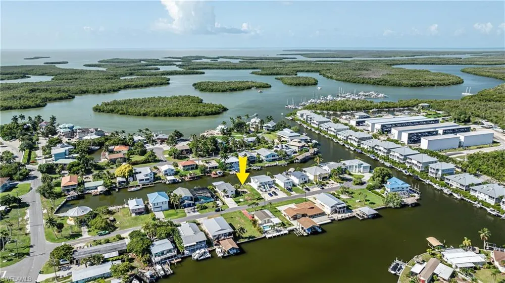 574 Coconut Avenue S Goodland, FL 34140
