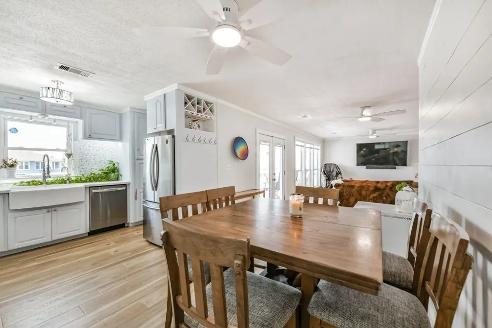 1126 Redfish Street Bayou Vista, TX 77563