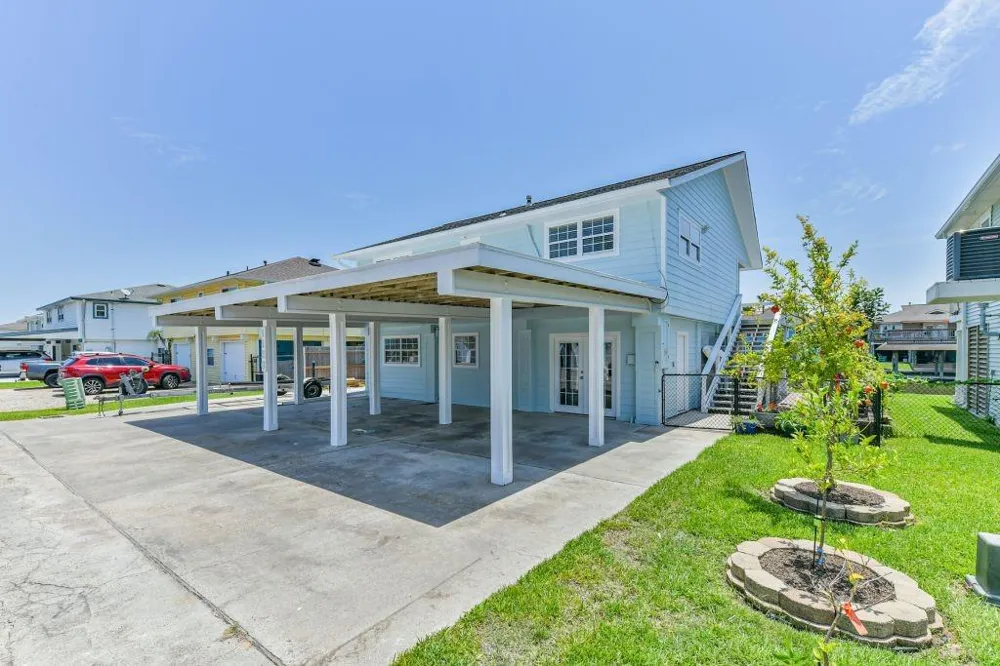 1126 Redfish Street Bayou Vista, TX 77563