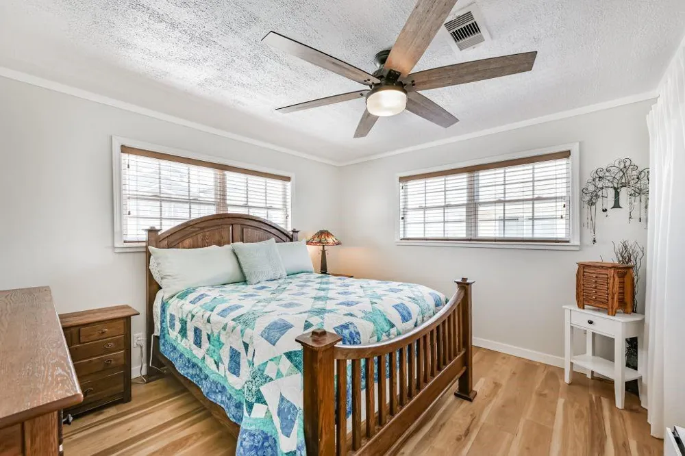 1126 Redfish Street Bayou Vista, TX 77563