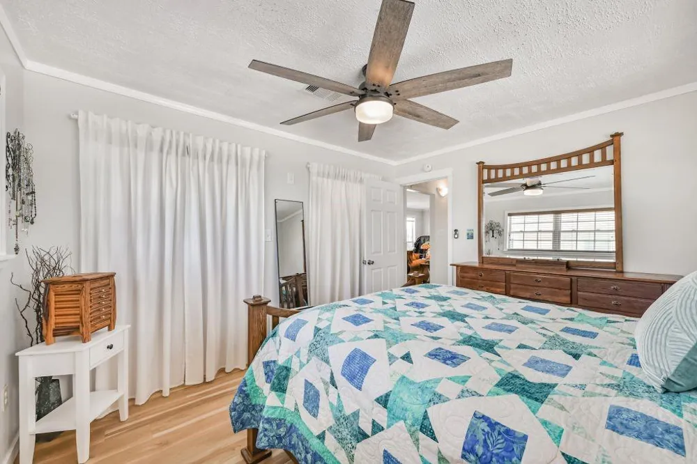 1126 Redfish Street Bayou Vista, TX 77563