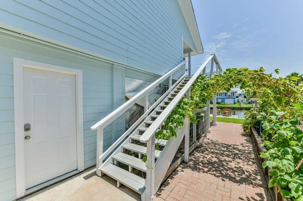 1126 Redfish Street Bayou Vista, TX 77563