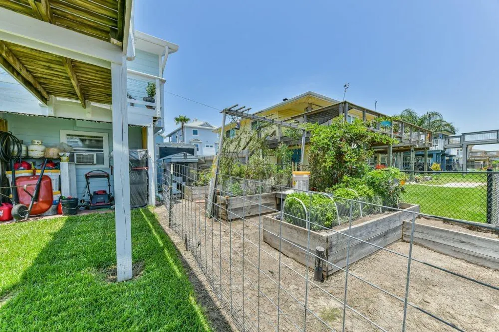 1126 Redfish Street Bayou Vista, TX 77563