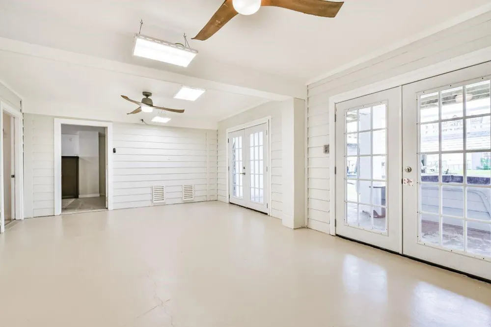 1126 Redfish Street Bayou Vista, TX 77563