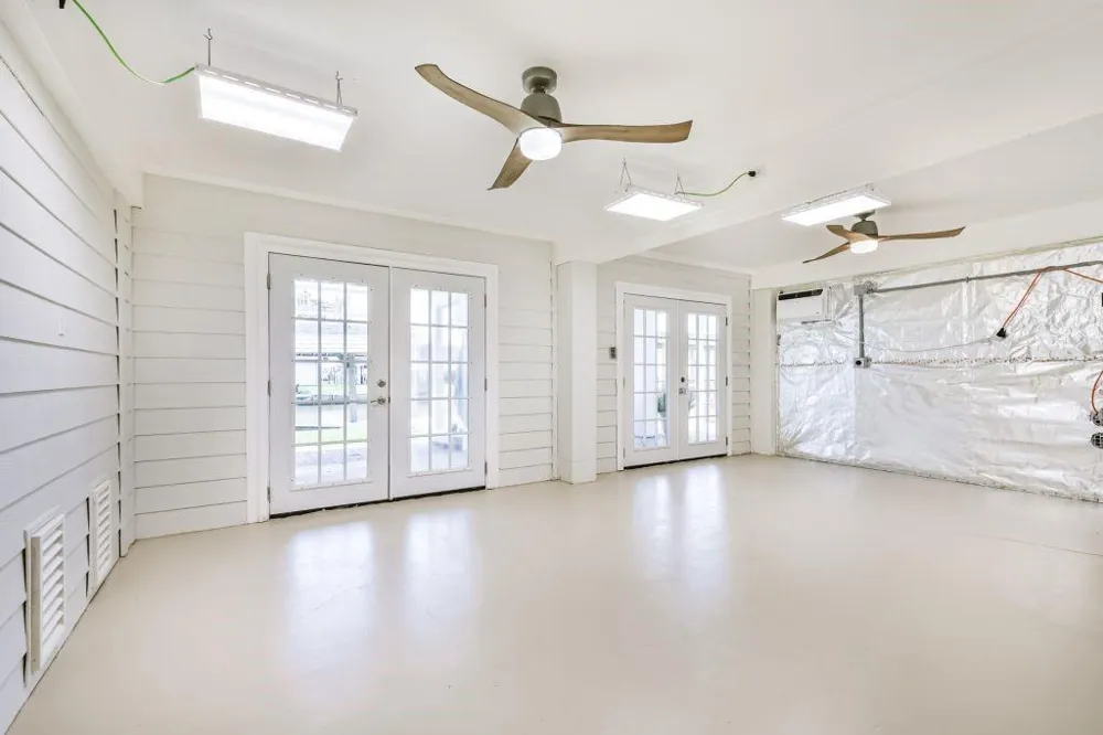1126 Redfish Street Bayou Vista, TX 77563