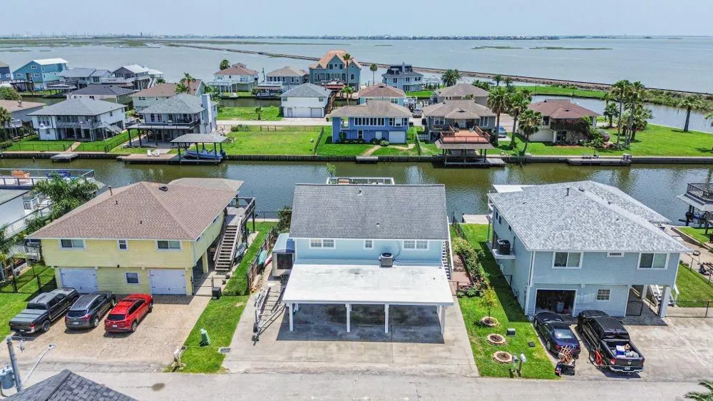 1126 Redfish Street Bayou Vista, TX 77563