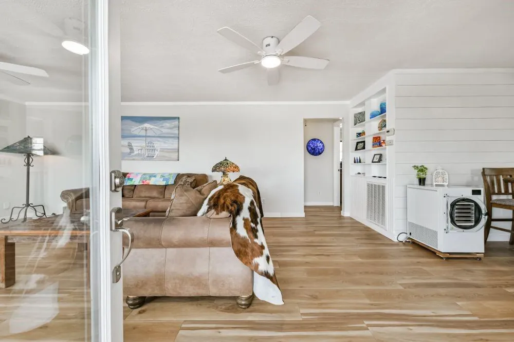 1126 Redfish Street Bayou Vista, TX 77563