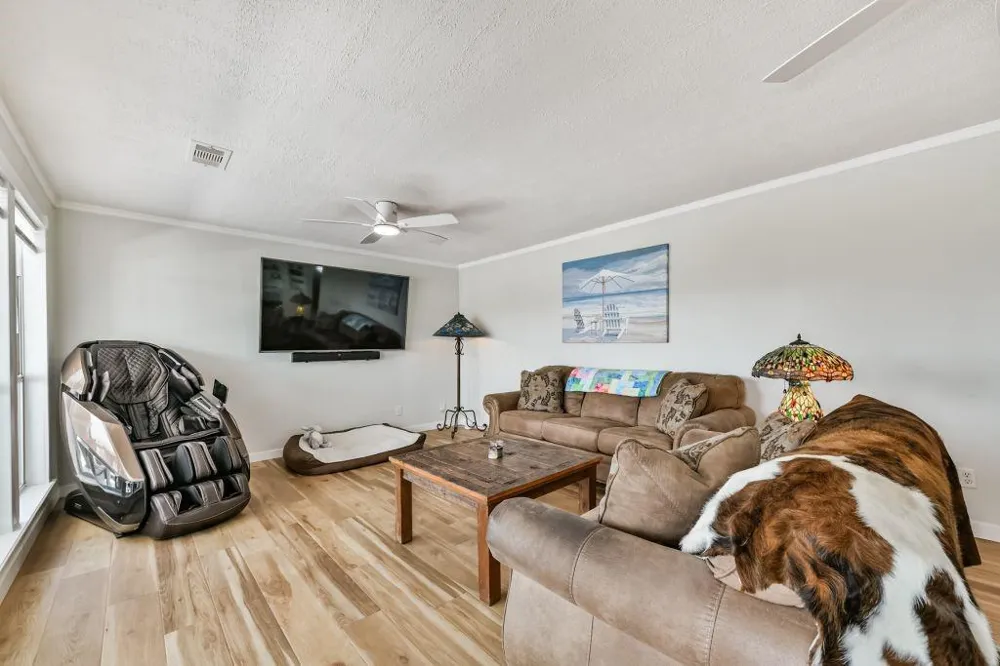1126 Redfish Street Bayou Vista, TX 77563