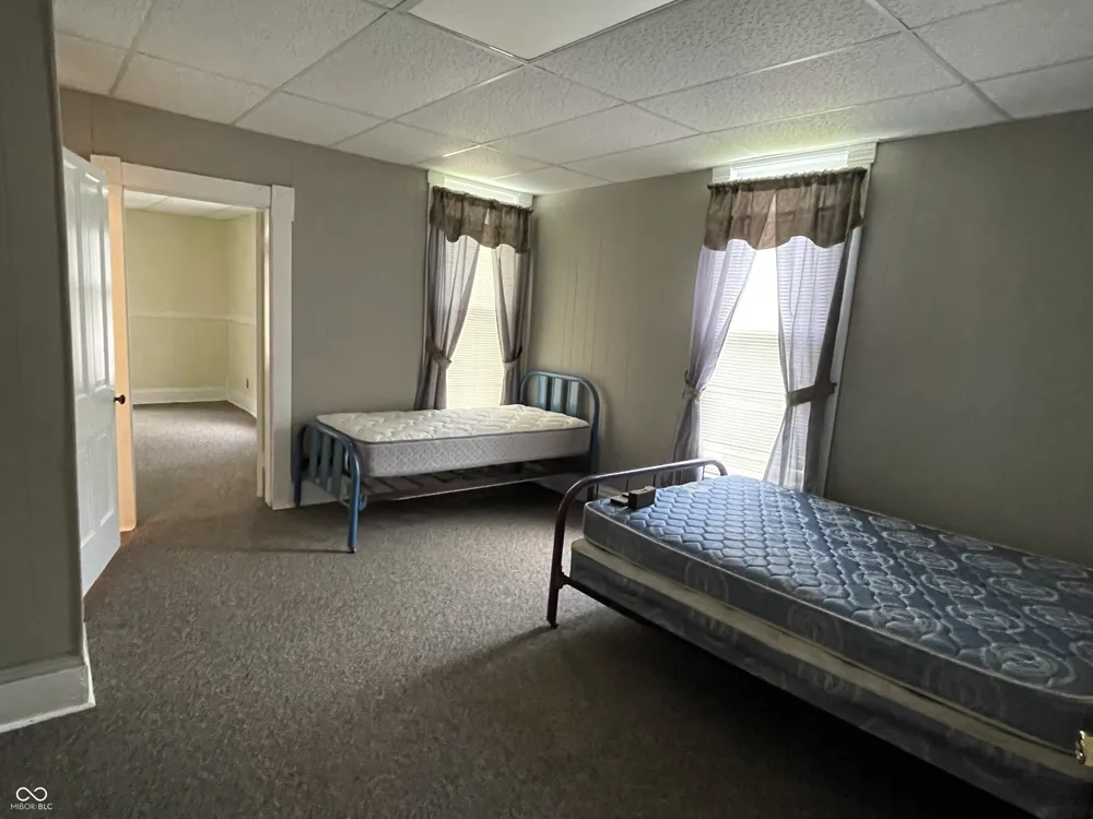 3084 E Webster Street Rosedale, IN 47874