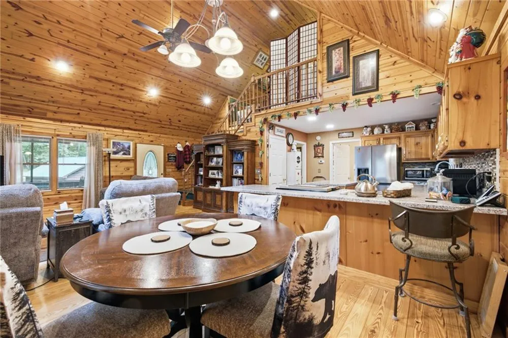 2447 Hi River Road Hiawassee, GA 30546