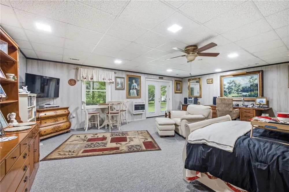 2447 Hi River Road Hiawassee, GA 30546