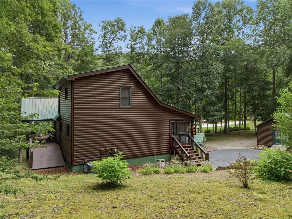2447 Hi River Road Hiawassee, GA 30546