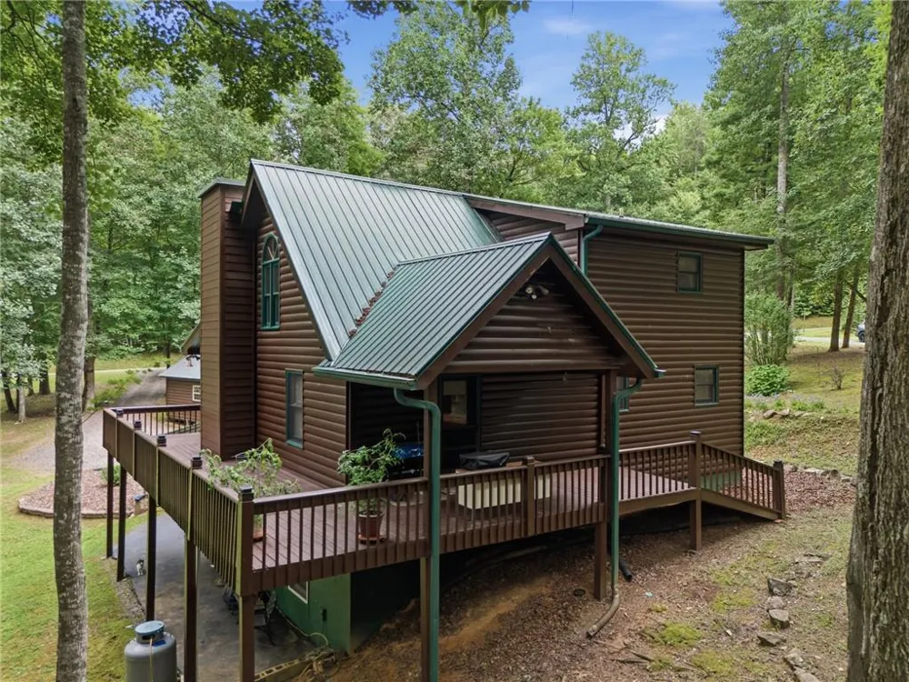 2447 Hi River Road Hiawassee, GA 30546