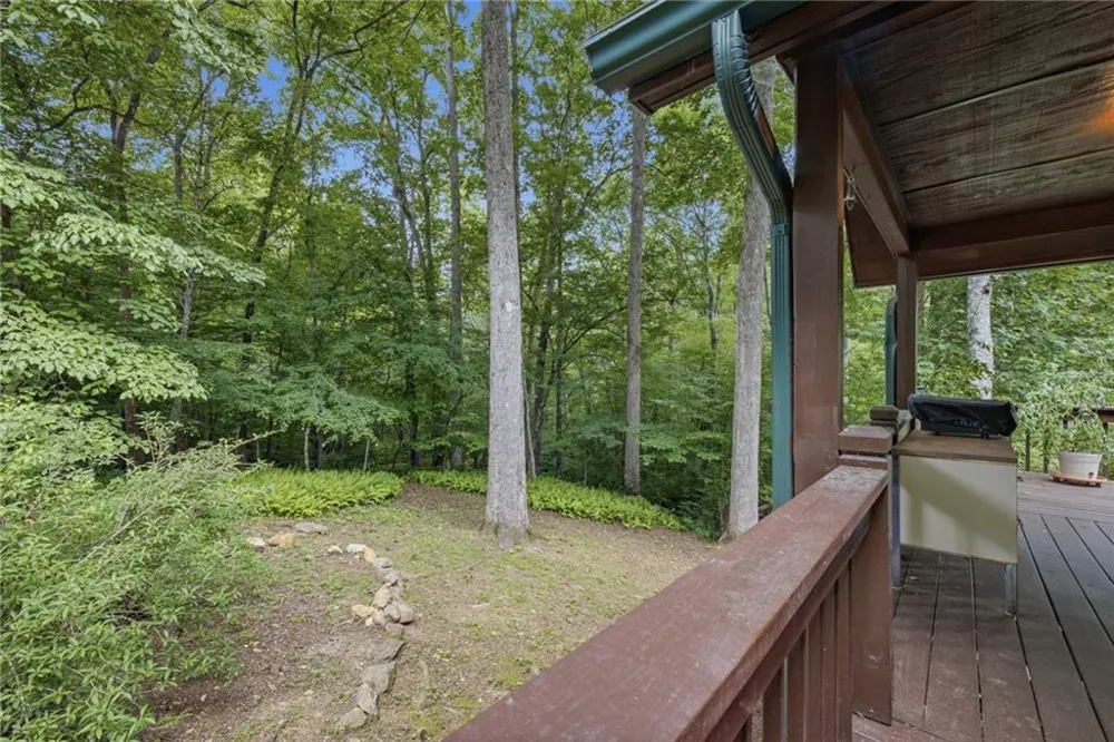 2447 Hi River Road Hiawassee, GA 30546