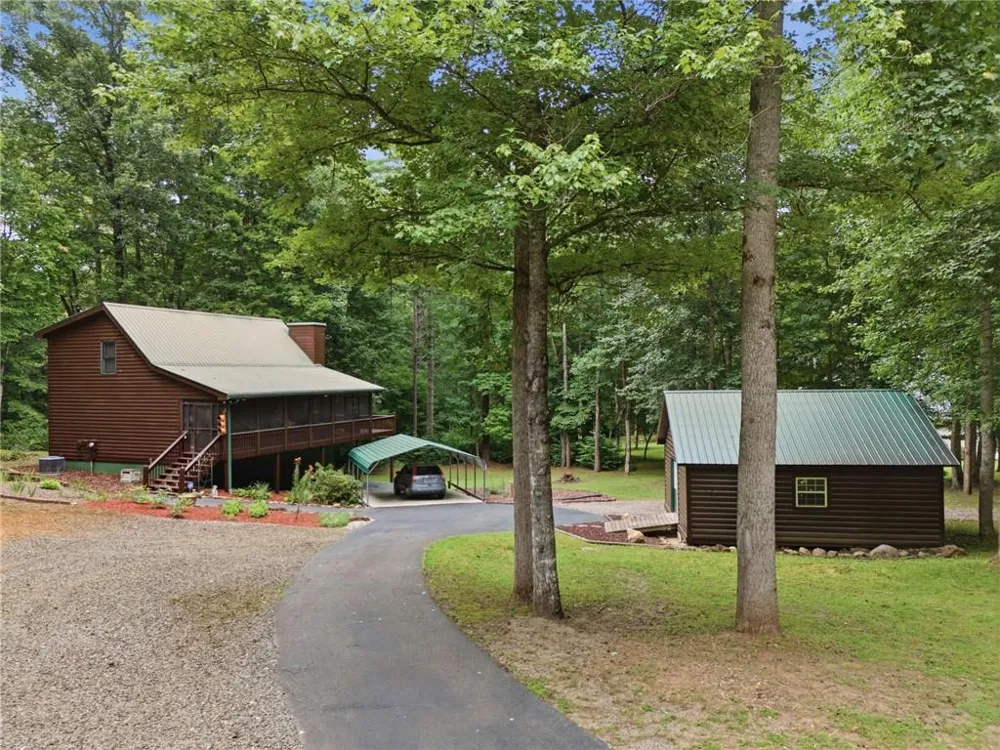 2447 Hi River Road Hiawassee, GA 30546