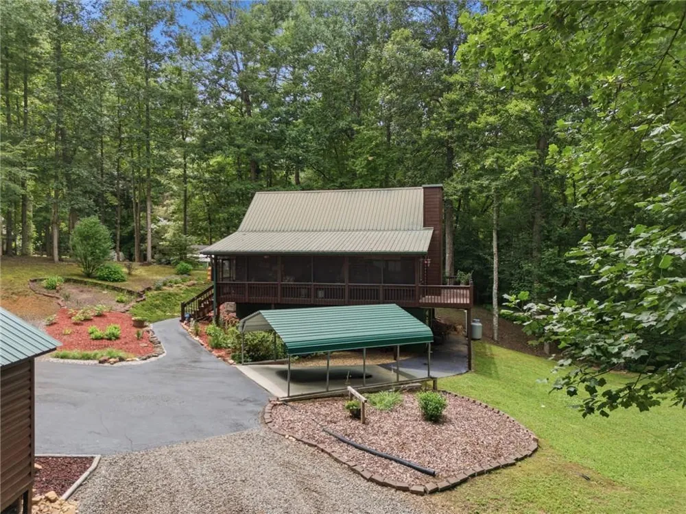 2447 Hi River Road Hiawassee, GA 30546