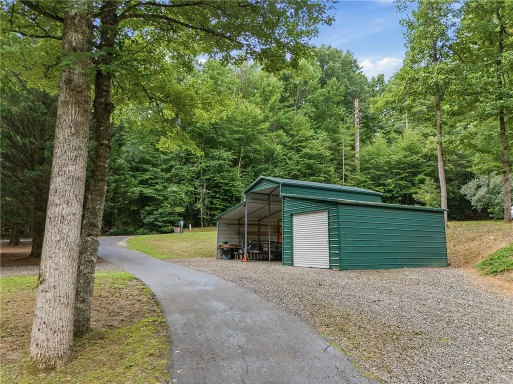 2447 Hi River Road Hiawassee, GA 30546