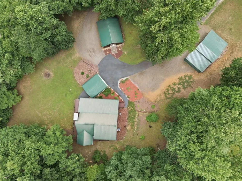 2447 Hi River Road Hiawassee, GA 30546