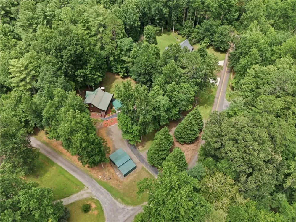 2447 Hi River Road Hiawassee, GA 30546