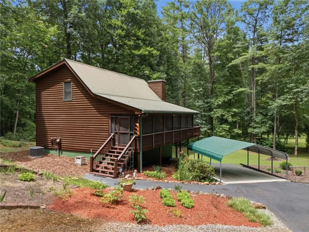 2447 Hi River Road Hiawassee, GA 30546